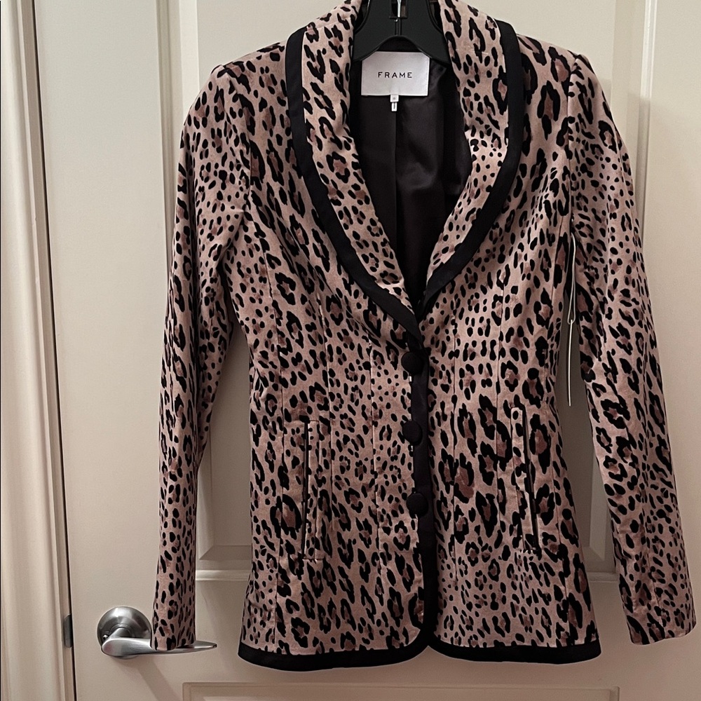 FRAME. Velvet leopard print blazer with black trim. Size 0. NWT